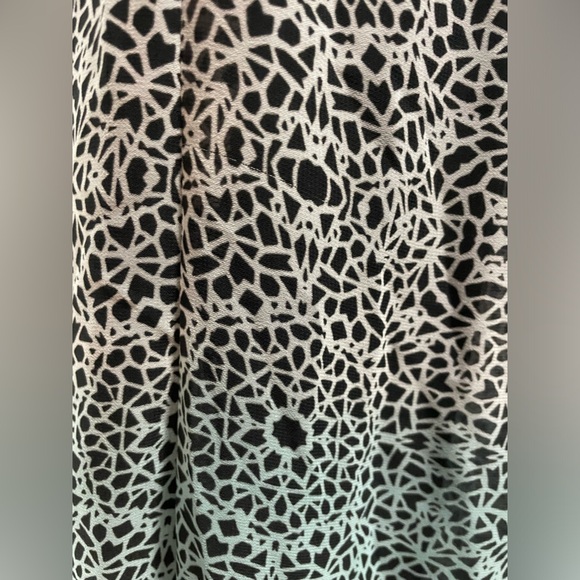 JESSICA SIMPSON Geometric Ombré Print Long Maxi Dress with Sweetheart Neckline - Picture 6 of 10